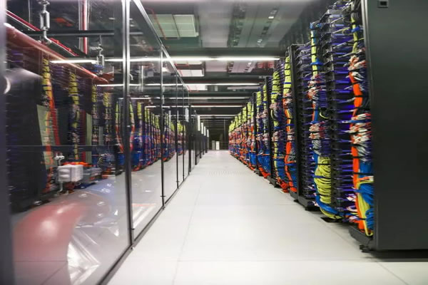 中国玩家租用日本根服务器的优势与技巧